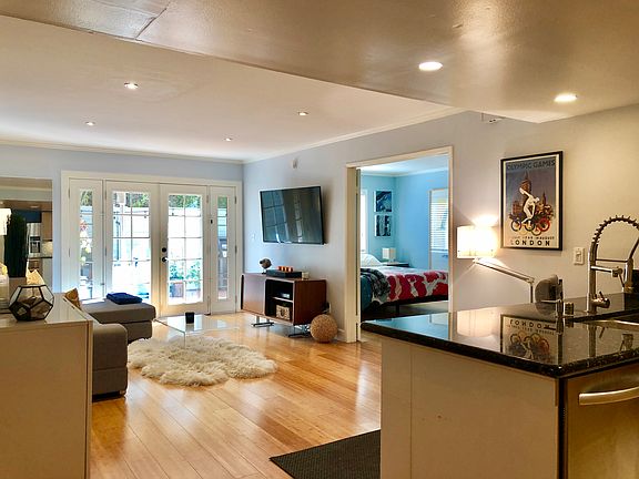5th image of 2700 Cahuenga Blvd E APT 4120