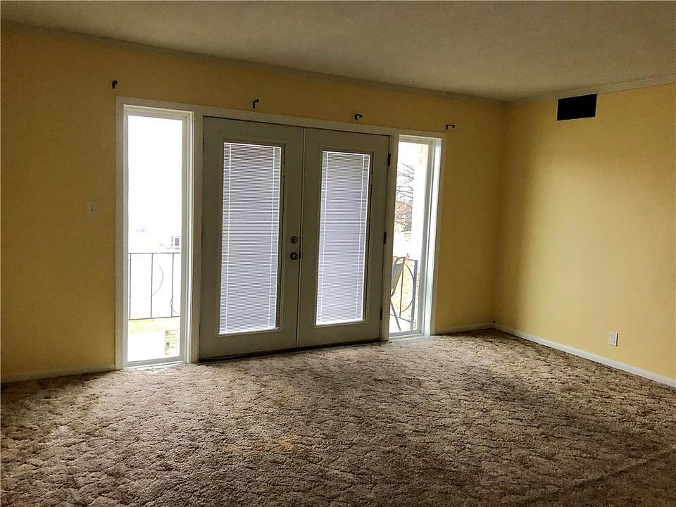 Pembroke Garden Condominiums 2807 Pembroke Ln Saint Joseph MO Zillow
