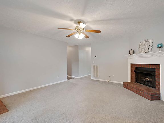 5th image of 532 Breslin Ave