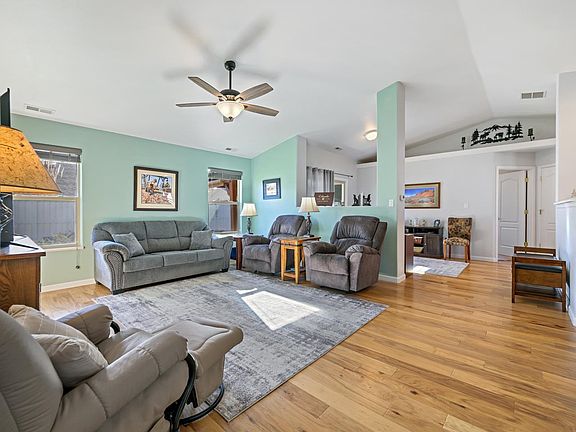 3rd image of 662 Darcy Jo Ln