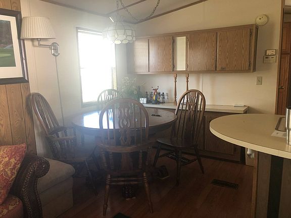 4th image of 17 Lakewood Ln #17