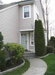 1st image of 6 Deerfoot Ln
