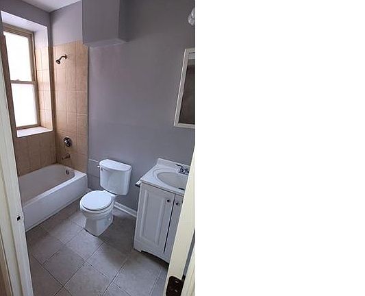 4th image of 7350 S Phillips Ave APT 409