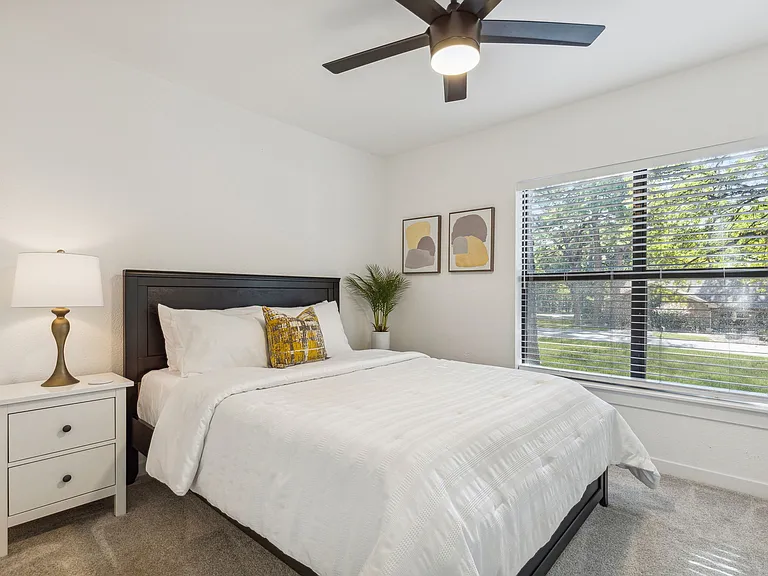 2015 Camelot Dr — Photo 16