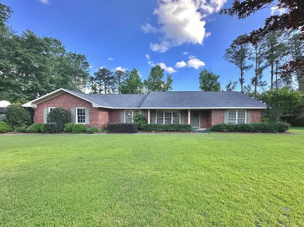 105 Needle Pine Dr, Dothan, AL 36301