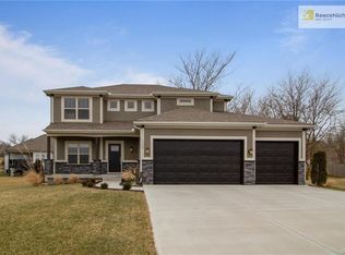 704 SE Oriole Ct, Blue Springs, MO 64014