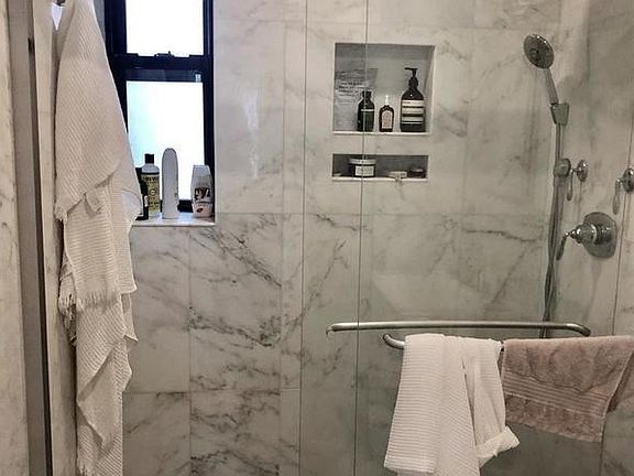 3rd image of 121 E 31st St APT 4H