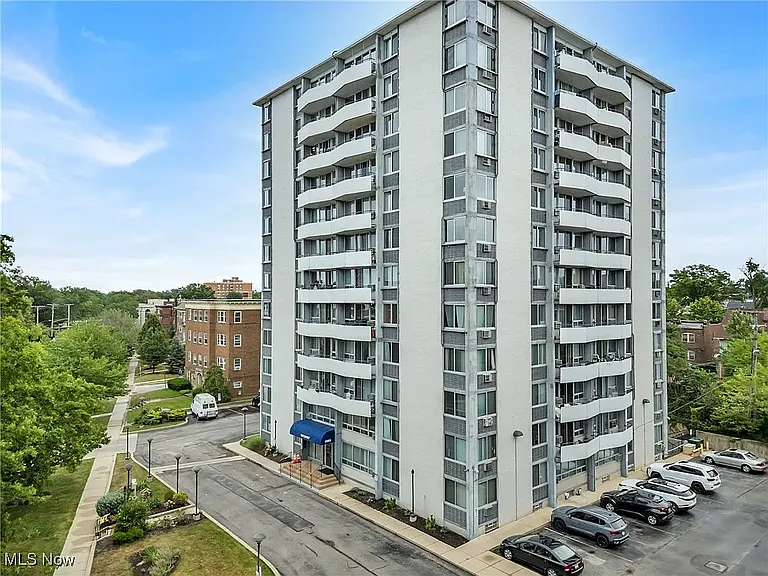 11811 Lake Ave #703 — Photo 21
