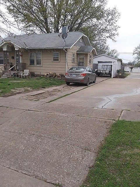 1st image of 524 N Poplar St
