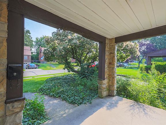 3rd image of 925 Winsray Ct
