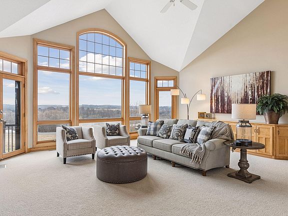 3rd image of 7900 Wind Ridge Trl