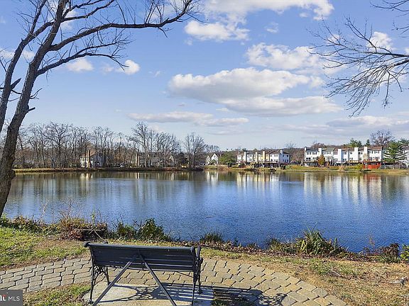 4th image of 7131 Lake Cove Dr