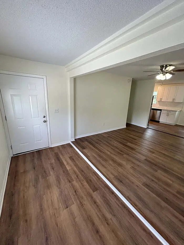 3 bed, 2.0 bath, 984 sqft, $1,500 — Photo 3