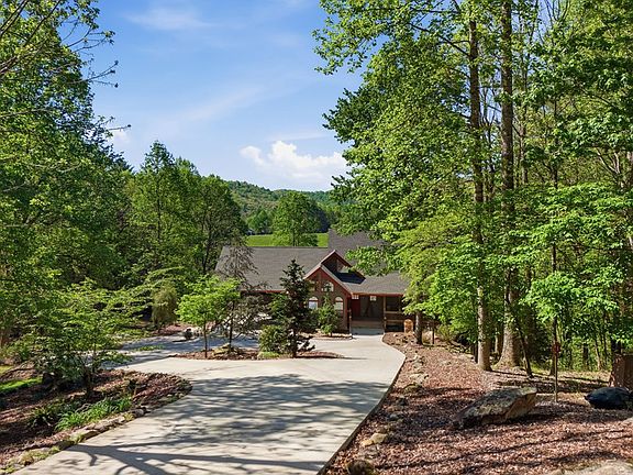 5th image of 271 Burnt Ridge Rd