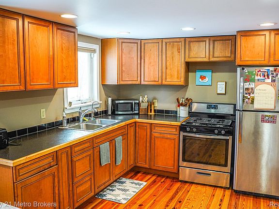 3rd image of 5233 Millington Rd