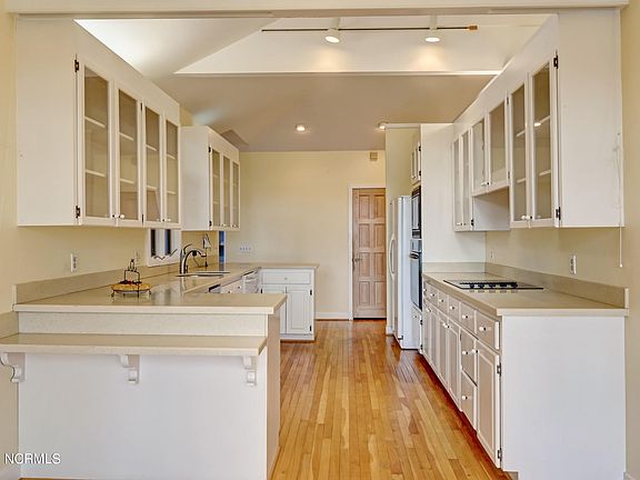 5th image of 6126 Leeward Ln