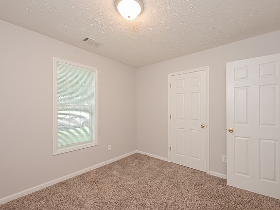 4th image of 350 Mary Alice Dr