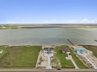 125 Sunrise Dr, Rockport, TX 78382