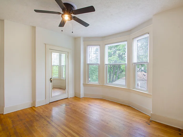439 Franklin Ave #2 — Photo 11