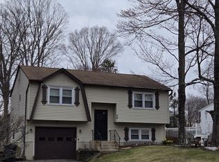 64 Settlers Ln, Torrington, CT 06790