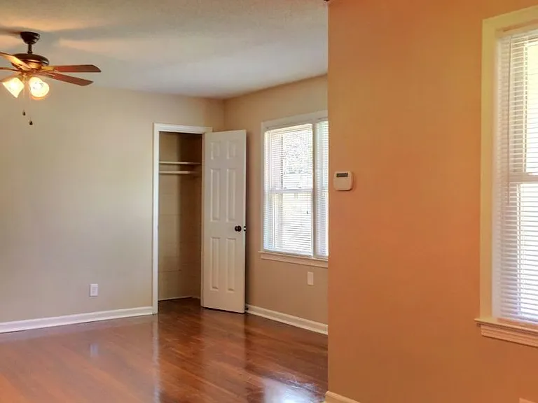 3800 Windcrest Rd — Photo 2