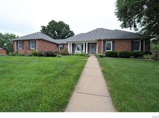 8811 Gladlea Dr, Saint Louis, MO 63127