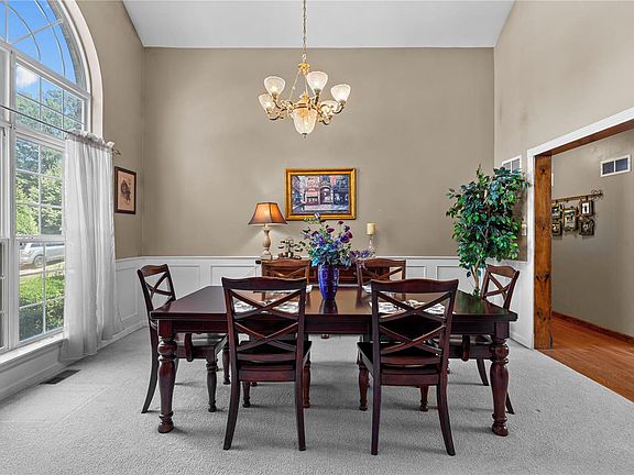 5th image of 128 Thoreau Blvd