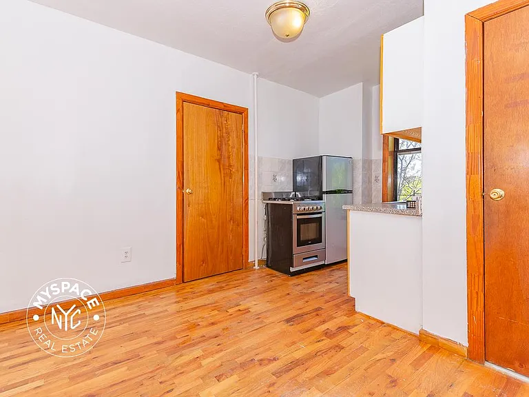 77 Division Ave #25 — Photo 4