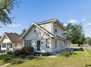 1824 N 32nd St, Omaha, NE 68111
