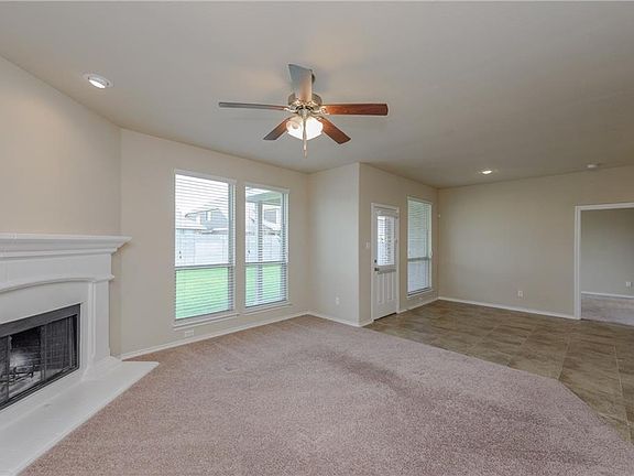 5th image of 1920 Henderson Dr