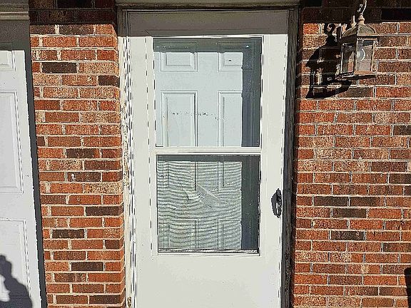 2nd image of 287 Oliver Dr