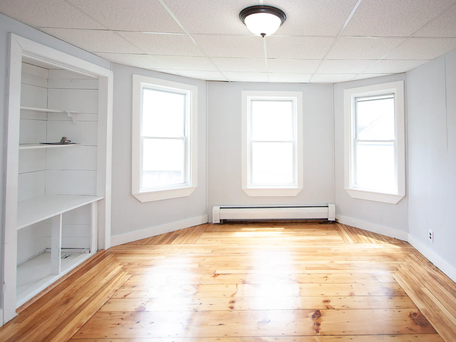 3 bed, 1.5 bath, 1000 sqft, $1,800 — Photo 2