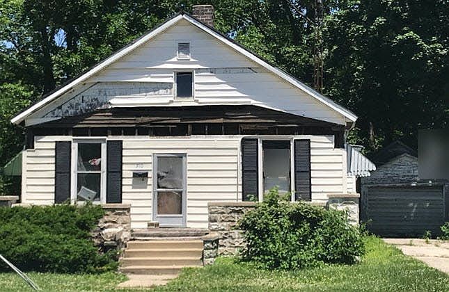 1st image of 310 W 2nd St