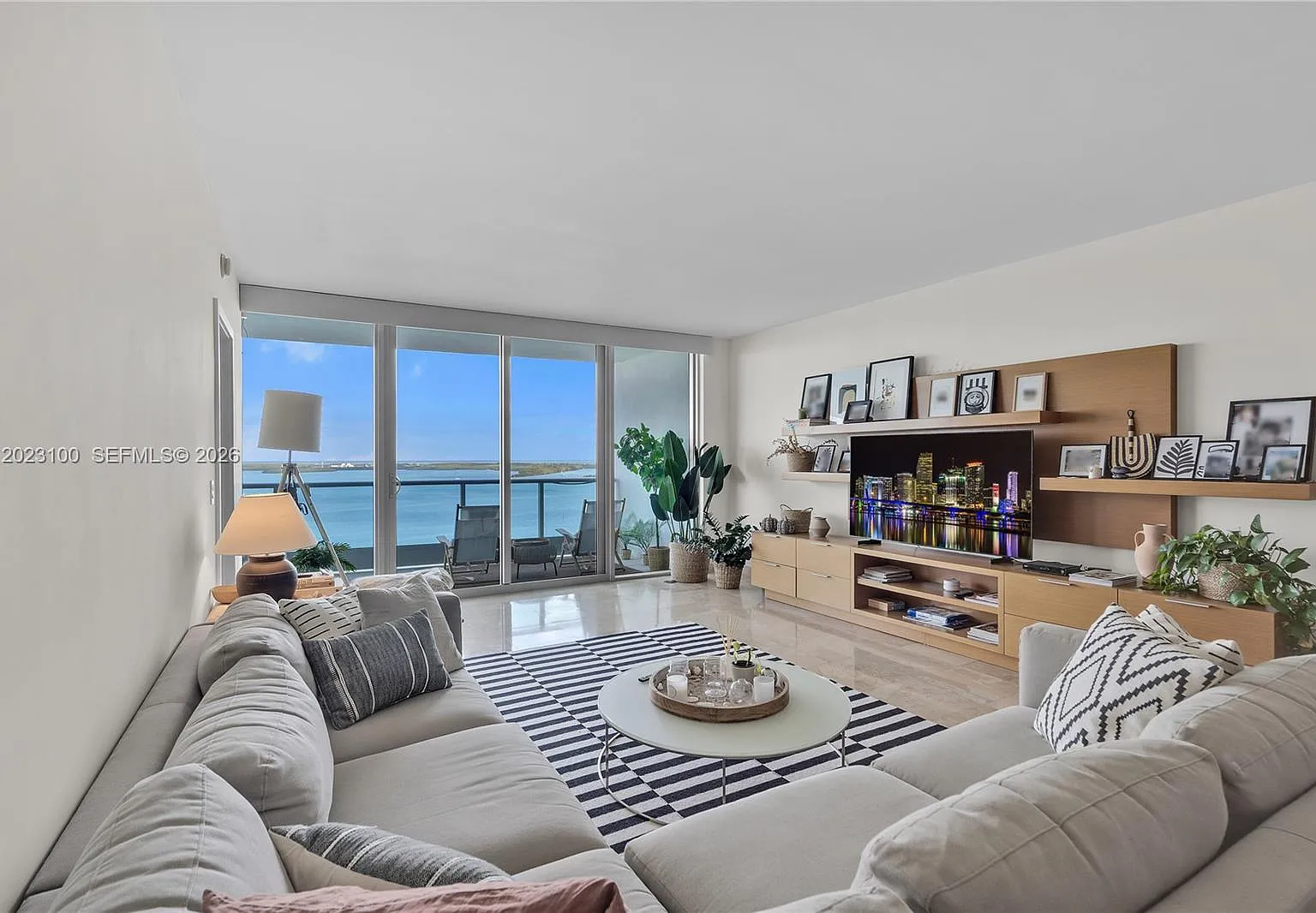 Jade Residences At Bricke — Photo 1