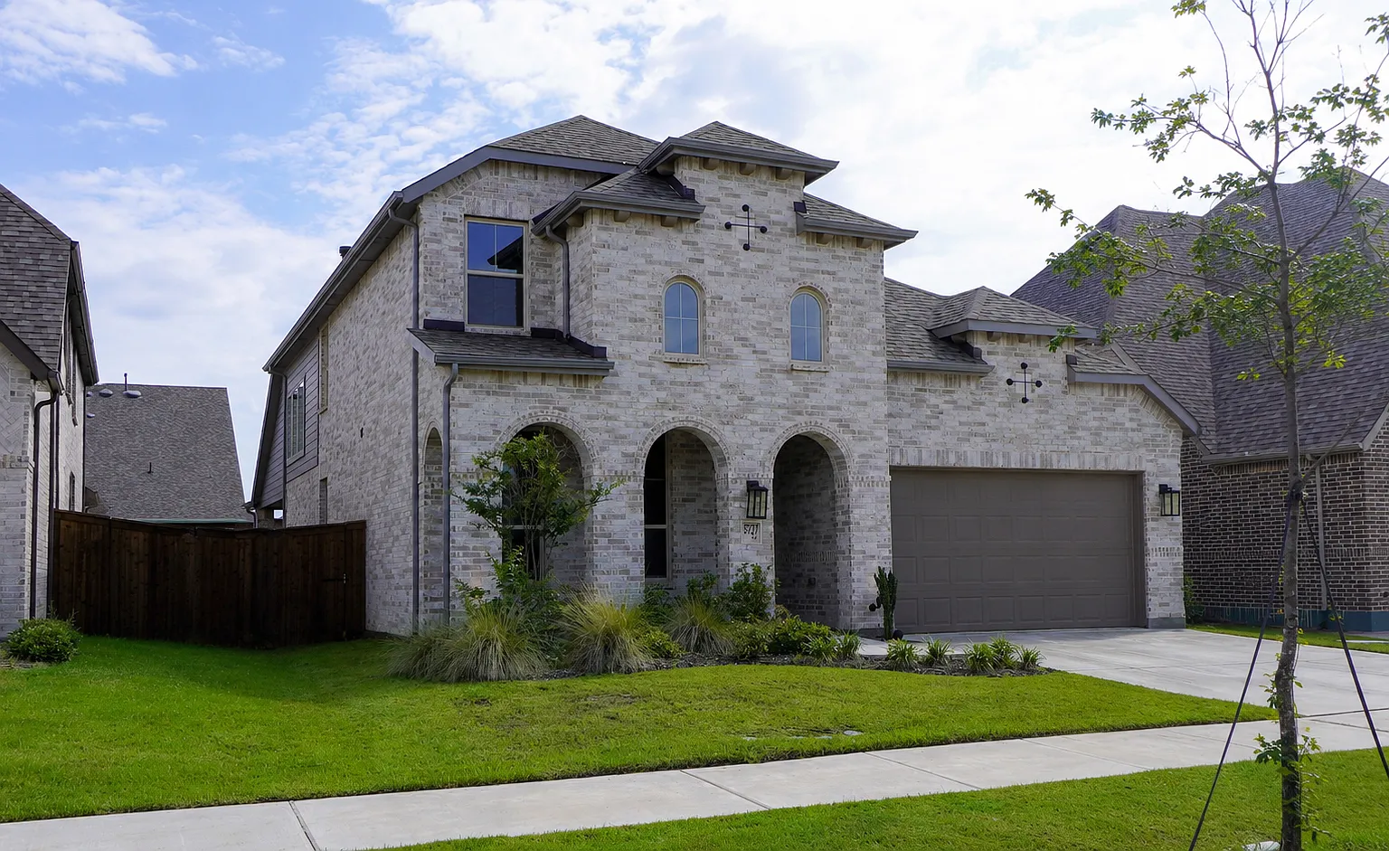 5 bed, 3251 sqft, $3,700 — Photo 1