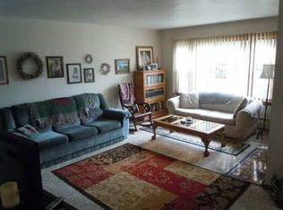 1014 N State St, Lincoln, IL 62656