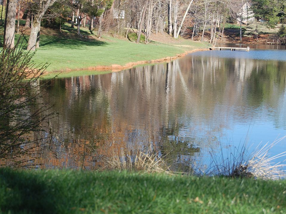 2nd image of 8509 Masons Pond Dr