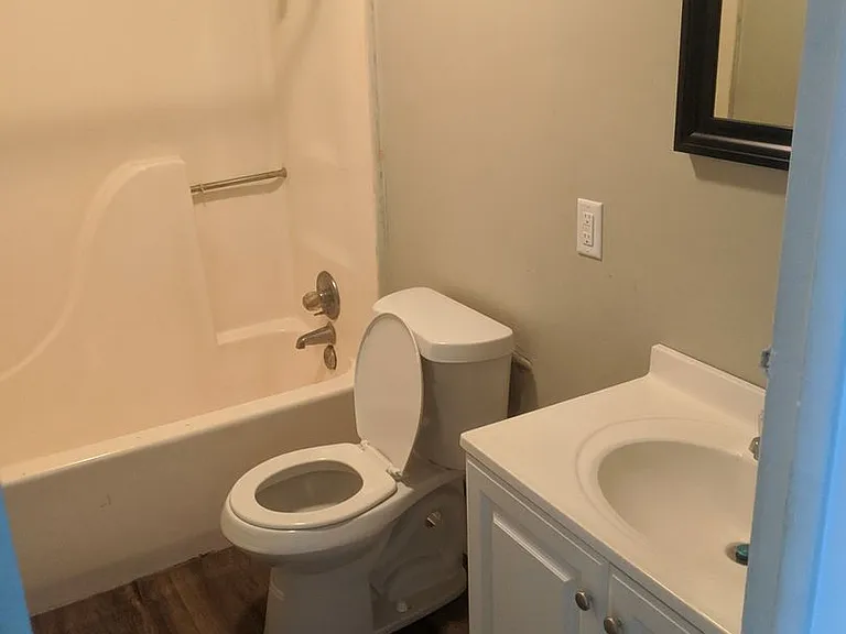 211 N Washington St — Photo 11