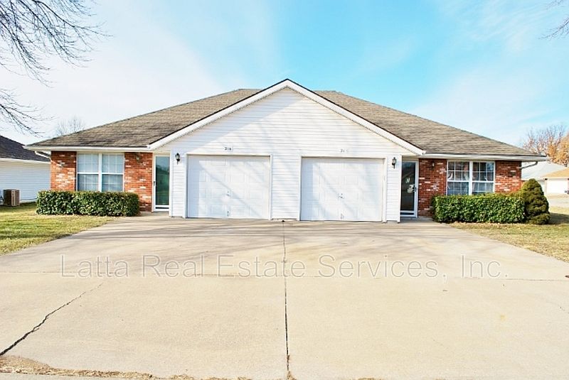 1st image of 218 Amanda Ln