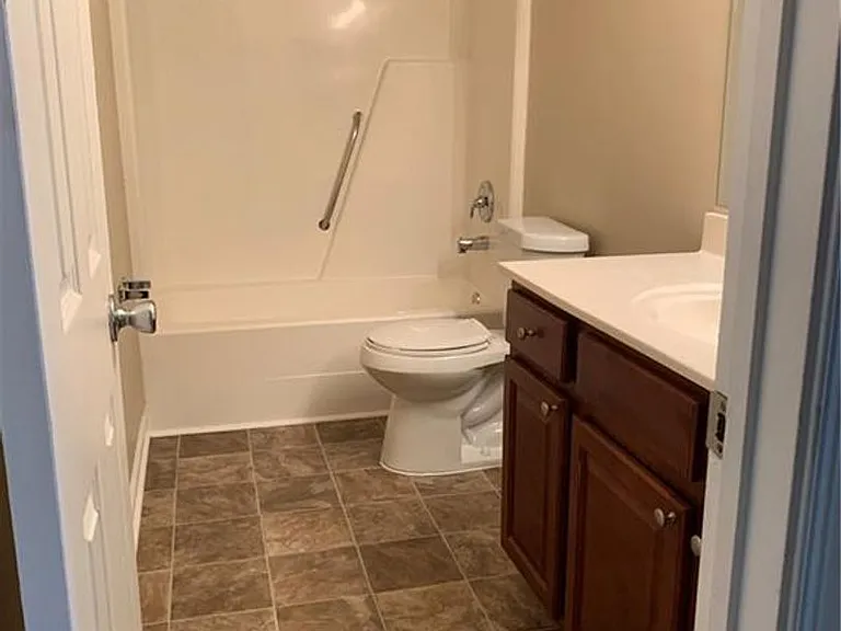 4694 Greenlaw Dr — Photo 13