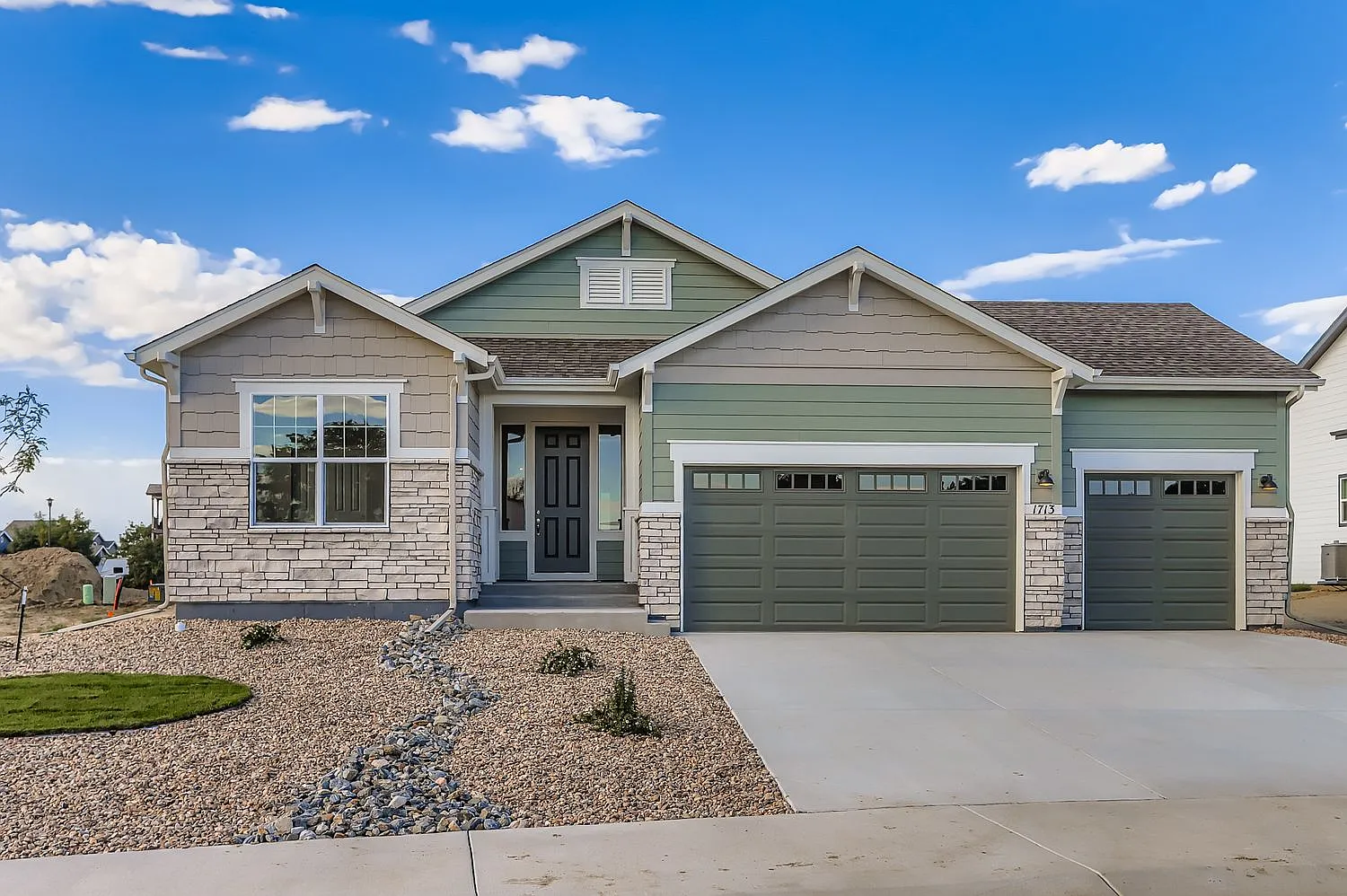 3 bed, 1733 sqft, $2,999 — Photo 1