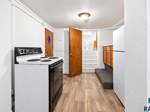 2nd image of 2700 E 12th St #2
