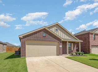 1041 Crestview Dr, Hutchins, TX 75141