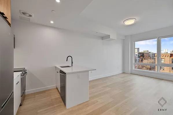 Rented by ERNY LLC | media 4