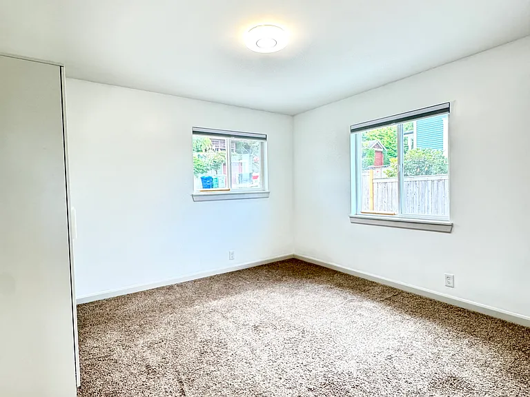 419 Cedar Ave S — Photo 17