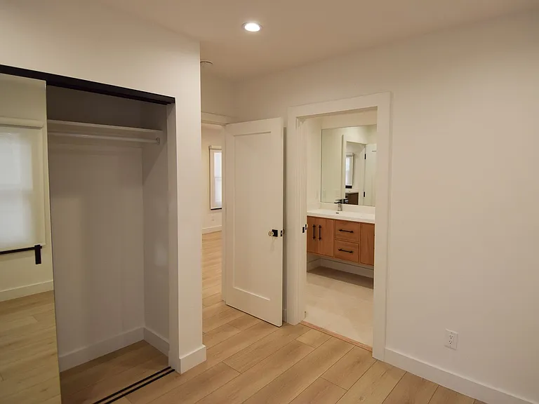 317 Ocean Park Blvd — Photo 11