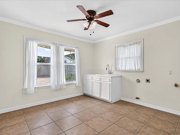 609 Peerman Pl — Photo 18