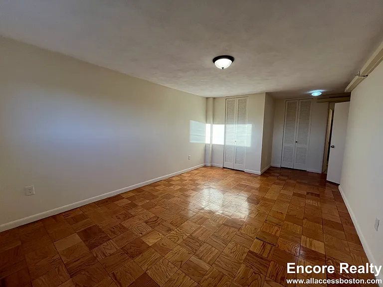 17 Monmouth Ct #M — Photo 27
