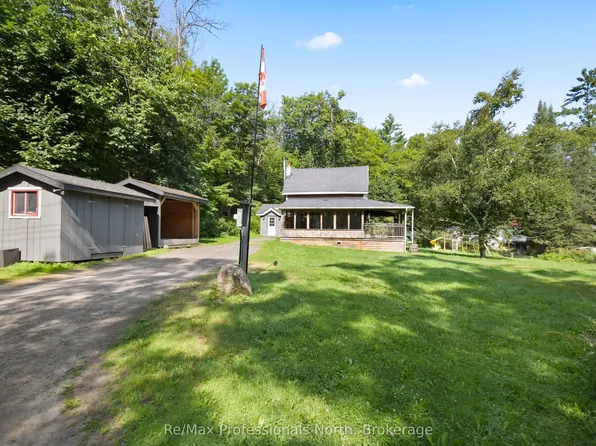 1658 Houseys Rapids Rd, Gravenhurst, ON P1P 1R3