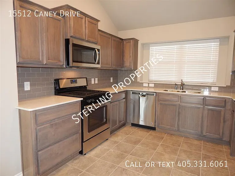 15512 Caney Dr — Photo 11